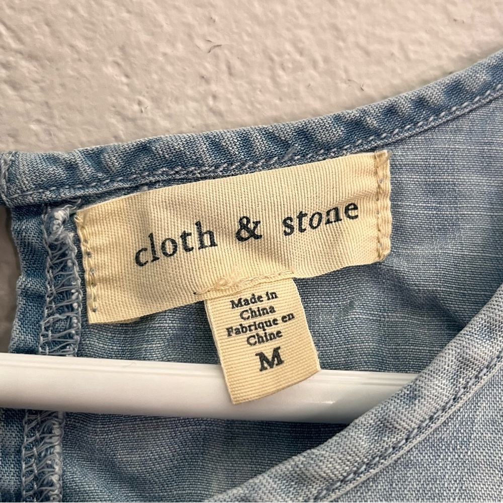 Anthropologie Cloth & Stone Sky Blue Denim Style Tank Top size medium - Picture 2 of 5